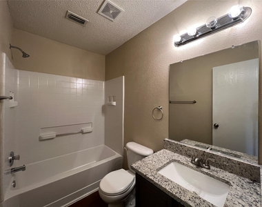 4888 Parkview Hills Lane - Photo Thumbnail 12