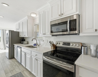 732 Blue Fathom Drive - Photo Thumbnail 4