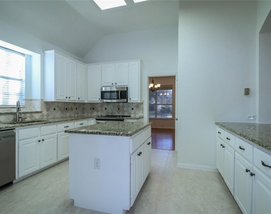 504 Renfro Court - Photo Thumbnail 10
