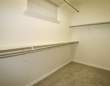 504 Renfro Court - Photo Thumbnail 20