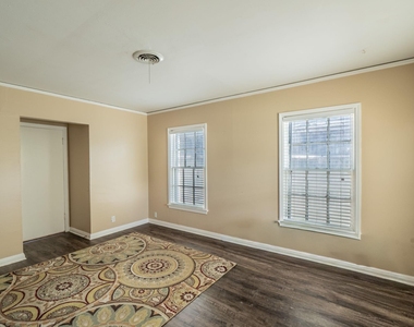 6454 Greenway Road - Photo Thumbnail 4
