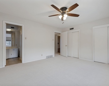 6211 Bandera Avenue - Photo Thumbnail 17