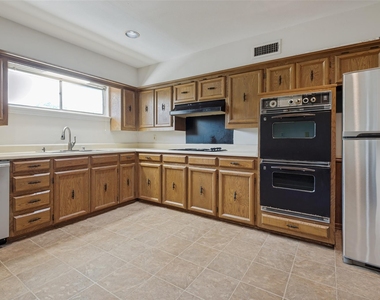 6211 Bandera Avenue - Photo Thumbnail 9