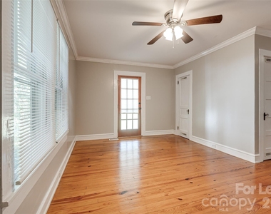 525 Forest Lane - Photo Thumbnail 4