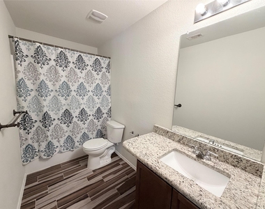 1712 Abby Creek Drive - Photo Thumbnail 7