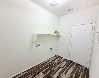 1712 Abby Creek Drive - Photo Thumbnail 16