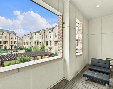 5442 Patterson - Photo Thumbnail 15