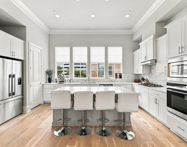 5442 Patterson - Photo Thumbnail 8