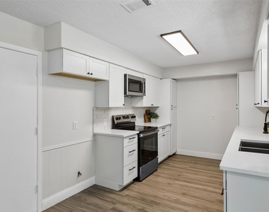 5608 Newman Drive - Photo Thumbnail 8
