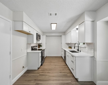 5608 Newman Drive - Photo Thumbnail 6