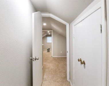 3317 W 5th Street - Photo Thumbnail 13