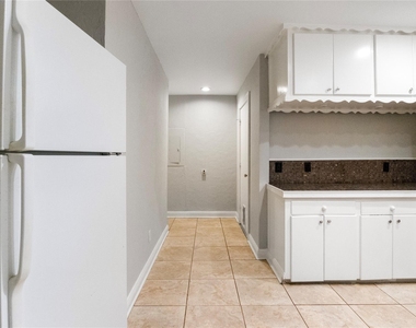 3317 W 5th Street - Photo Thumbnail 7