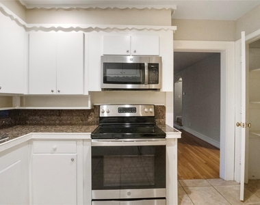 3317 W 5th Street - Photo Thumbnail 9