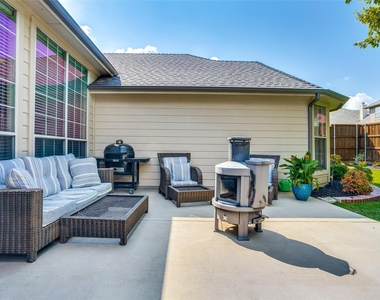 6119 Laurel Crest Lane - Photo Thumbnail 18
