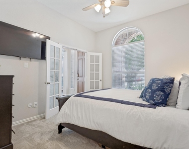 6119 Laurel Crest Lane - Photo Thumbnail 14
