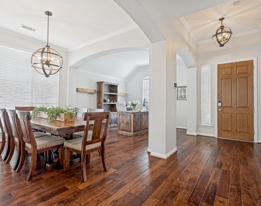 6119 Laurel Crest Lane - Photo Thumbnail 1