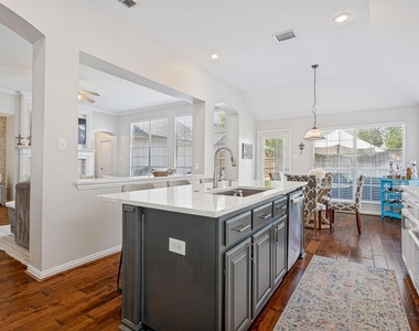 6119 Laurel Crest Lane - Photo Thumbnail 22