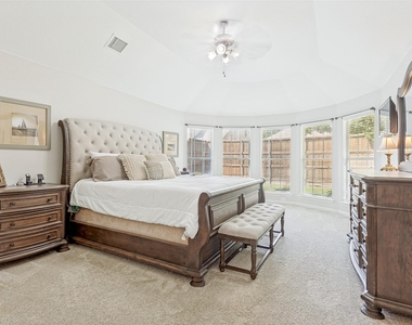6119 Laurel Crest Lane - Photo Thumbnail 9