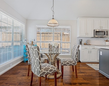 6119 Laurel Crest Lane - Photo Thumbnail 21
