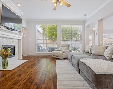 6119 Laurel Crest Lane - Photo Thumbnail 5