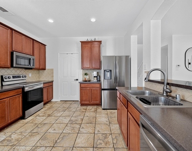 10424 Rising Knoll Lane - Photo Thumbnail 9