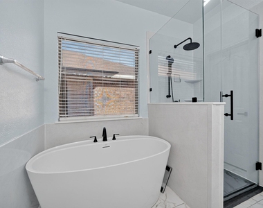 10424 Rising Knoll Lane - Photo Thumbnail 12