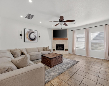 10424 Rising Knoll Lane - Photo Thumbnail 5