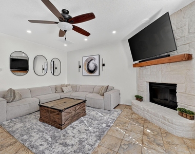 10424 Rising Knoll Lane - Photo Thumbnail 6