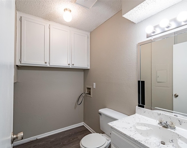 808 Treadwell Court - Photo Thumbnail 14