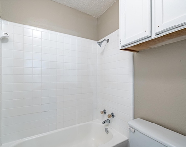 808 Treadwell Court - Photo Thumbnail 25