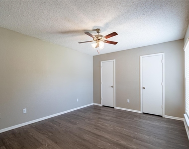 808 Treadwell Court - Photo Thumbnail 20
