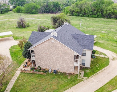 808 Treadwell Court - Photo Thumbnail 1