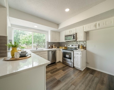 1903 Arvada Drive - Photo Thumbnail 10