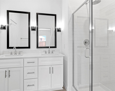 605 Ridgewood Drive - Photo Thumbnail 3