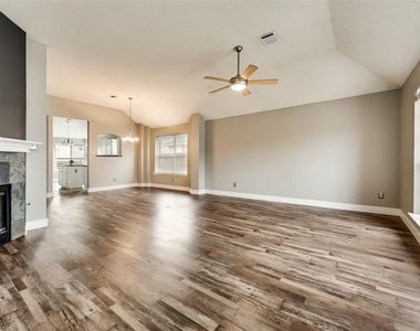 7409 Gillon Drive - Photo Thumbnail 5