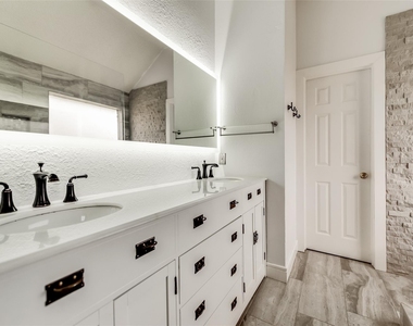 7409 Gillon Drive - Photo Thumbnail 13