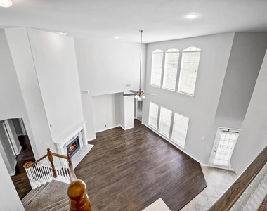 1056 E Seminole Trail - Photo Thumbnail 4
