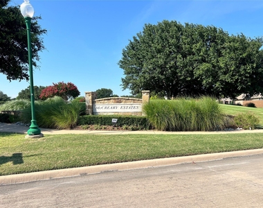 302 Crabapple Drive - Photo Thumbnail 23