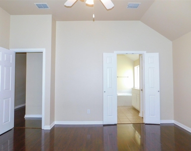 2661 Lake Ridge Drive - Photo Thumbnail 21