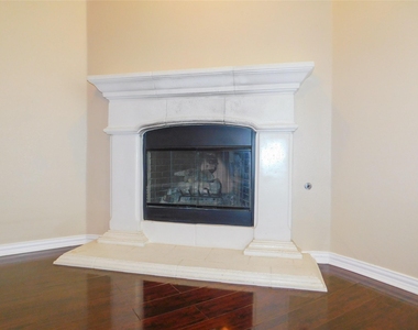 2661 Lake Ridge Drive - Photo Thumbnail 7