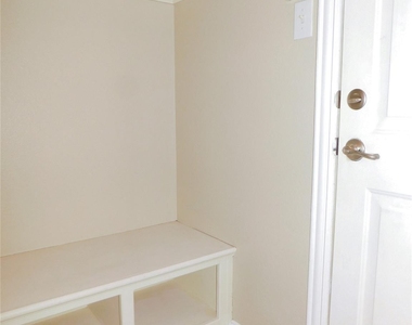 2661 Lake Ridge Drive - Photo Thumbnail 12