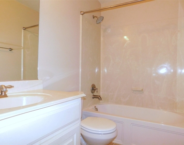 2661 Lake Ridge Drive - Photo Thumbnail 17