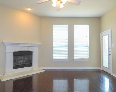 2661 Lake Ridge Drive - Photo Thumbnail 6
