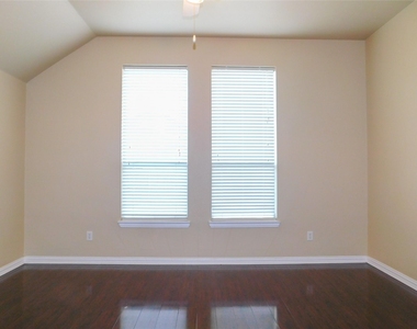 2661 Lake Ridge Drive - Photo Thumbnail 20