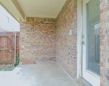 2661 Lake Ridge Drive - Photo Thumbnail 26
