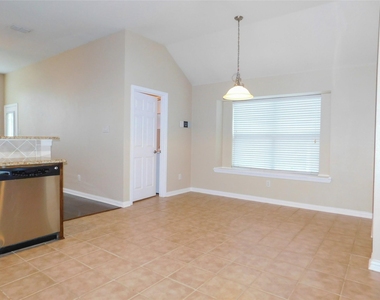 2661 Lake Ridge Drive - Photo Thumbnail 13