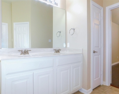 2661 Lake Ridge Drive - Photo Thumbnail 23