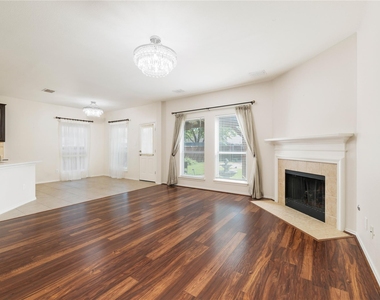 712 Twin Valley Drive - Photo Thumbnail 5