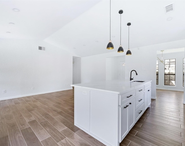 8400 Willow Creek Drive - Photo Thumbnail 7