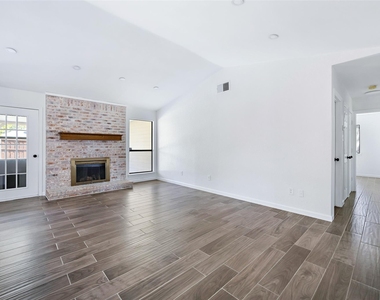 8400 Willow Creek Drive - Photo Thumbnail 8